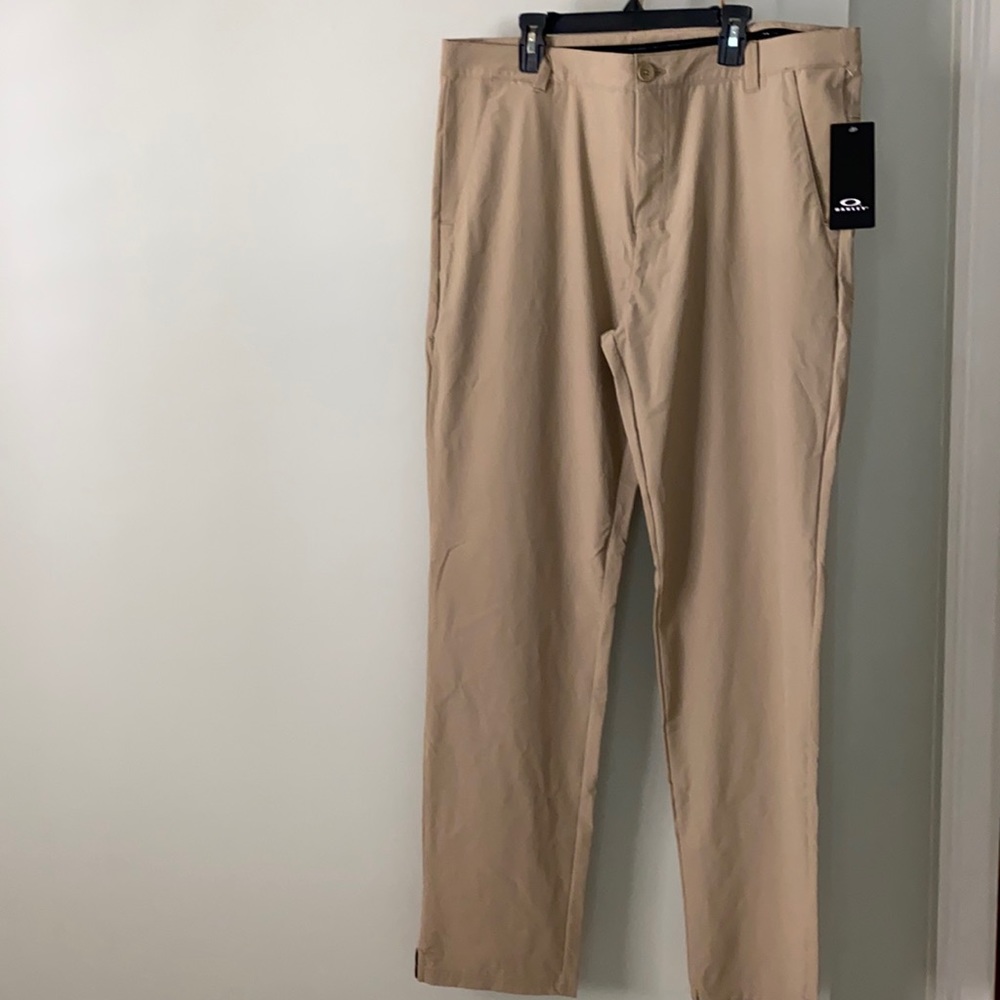 Oakley Men’s Dri-fit khakis